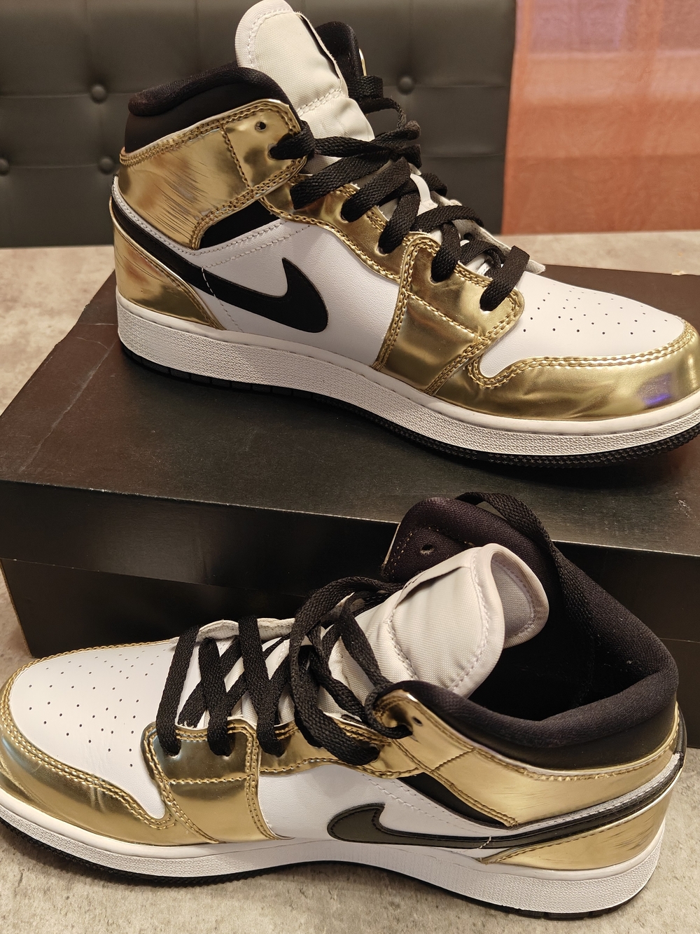 Nike Air Jordan 1 Mid SE Metallic Gold Youth 7